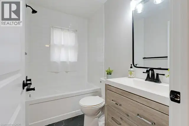 290 MELROSE Avenue Kitchener, Ontario in Houses for Sale in Kitchener / Waterloo - Image 12