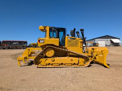 Pour assistance en Francais, SVP applez Chris 780-266-8827, merci beaucoup. 2017 CATERPILLAR D6T LGP...