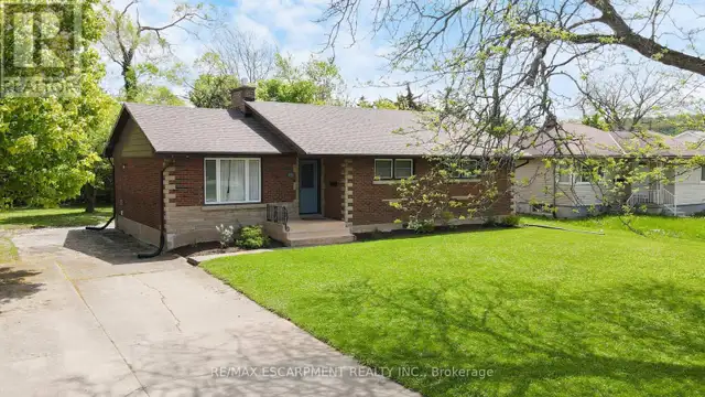 31 MASTERSON AVENUE St. Catharines (Glendale/Glenridge), Ontario in Houses for Sale in St. Catharines - Image 3