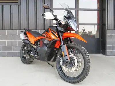 Finance from $109 bi-weekly with FCPP warranty coverage for 3 years!* Click "Get Financing" to see i...