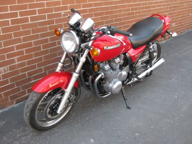 1992 KAWASAKI ZEPHYR 750 in Street, Cruisers & Choppers in City of Toronto - Image 7