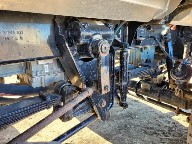 2013 WESTERN STAR 6900XD in Heavy Trucks in Saskatoon - Image 96