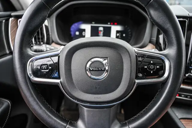2023 Volvo XC60 in Cars & Trucks in City of Montréal - Image 12