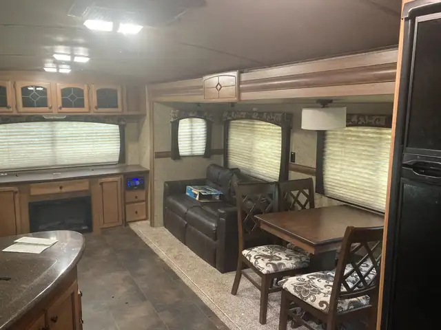 2015 CROSSROADS SUNSET TRAIL RESERVE 30RE (FINANCING AVAILABLE) in Travel Trailers & Campers in Strathcona County - Image 7