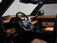This 2023 Land Rover Defender 130 X-Dynamic SE P400 is a local Ontario vehicle with a clean Carfax r... (image 8)