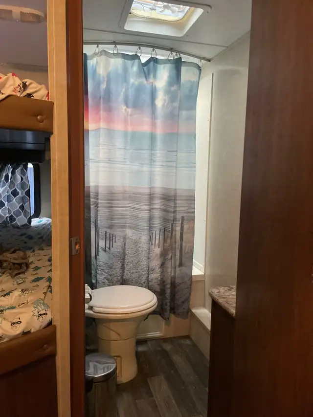 2016 KEYSTONE HIDEOUT 24BHSWE (FINANCING AVAILABLE) in Travel Trailers & Campers in Saskatoon - Image 10