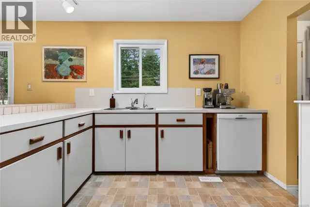 1516 Balsam Ave Comox, British Columbia in Houses for Sale in Comox / Courtenay / Cumberland - Image 15