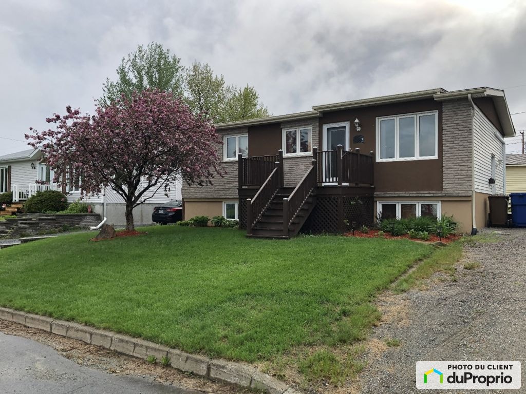 $414,900 - Bungalow for sale in Rouyn-Noranda (Evain) — photo 1