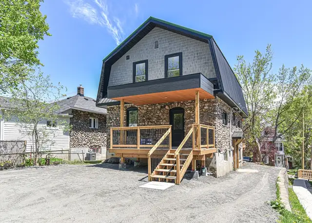 Beautiful, Newly Renovated 1 Bed Main Floor Unit