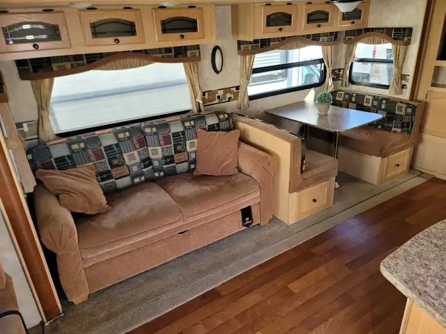 2009 K-Z Spree 285 RLS in Travel Trailers & Campers in Penticton - Image 6