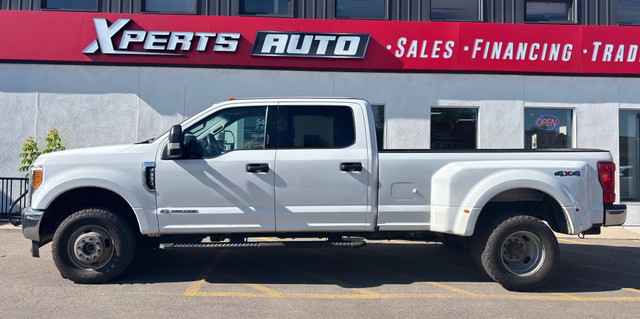 2019 Ford Super Duty F-350 DRW Dually Super Duty 4WD Crew Cab in Cars & Trucks in Calgary
