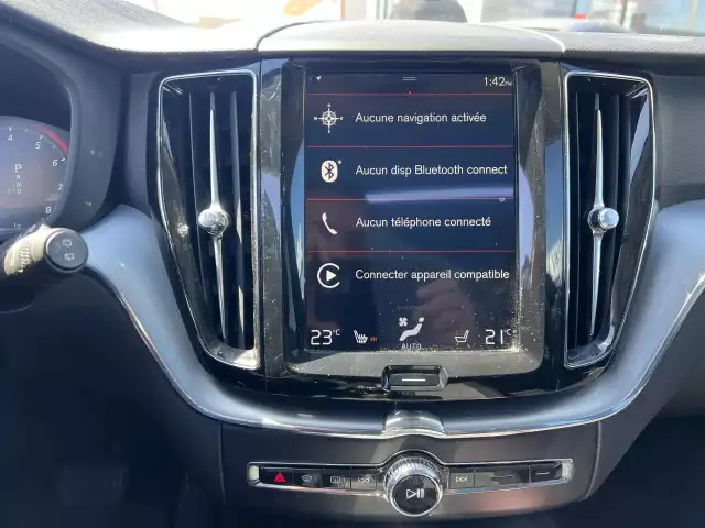 2018 VOLVO XC60 T5 Momentum in Cars & Trucks in Laval / North Shore - Image 24