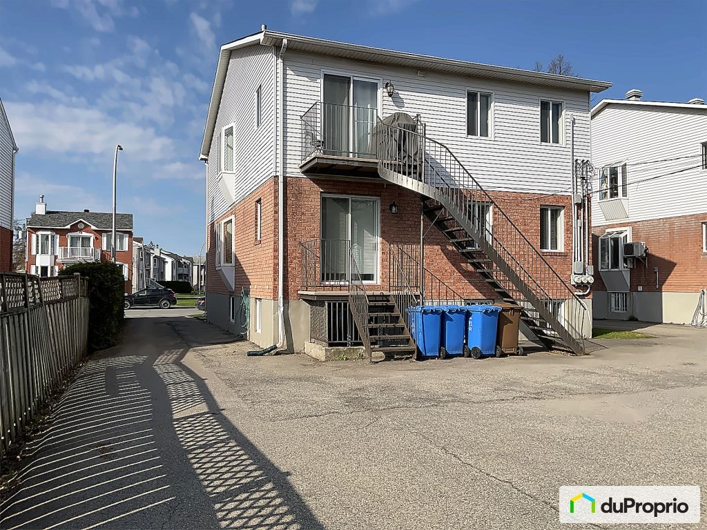 $885,000 - Triplex for sale in Ste-Therese — photo 2