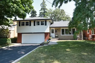 Welcome to this home located in old Stoney Creek's most coveted neighborhoods, this charming home fe...
