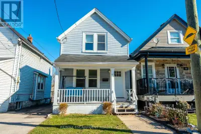 33 DALKEITH AVENUE Hamilton (Crown Point), Ontario