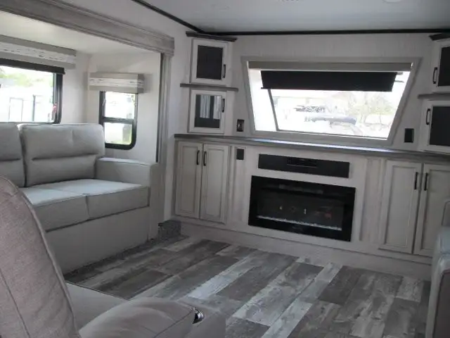 2023 SIERRA 391 FLRB-NEW LOADED FRONT LIVING-ON SALE $99,999!  in Travel Trailers & Campers in Ottawa - Image 21