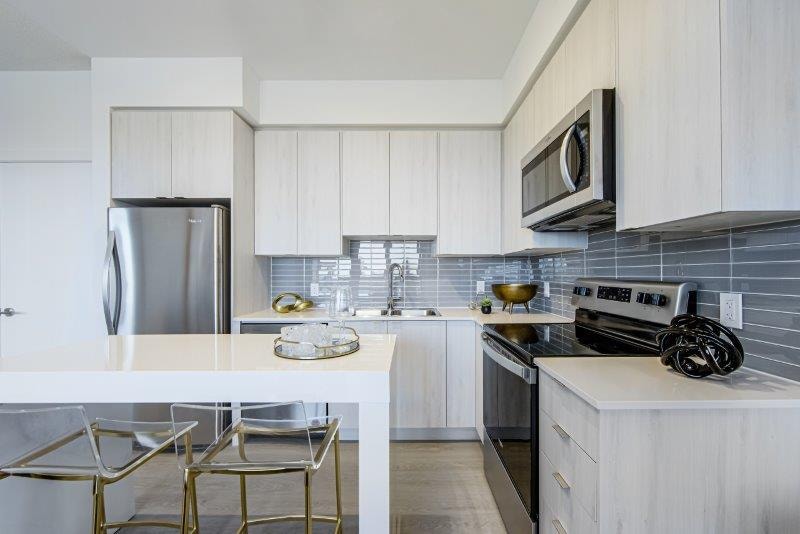 45 Railroad - 1 Bedroom + Den Apartment for Rent 3