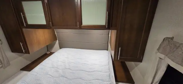 SOLD!  TOY HAULER-4K-GENERATOR 15HR -8X10'GARAGE-PWR BUNK-7400LB in Travel Trailers & Campers in Brantford - Image 10