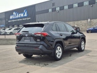 Come see this certified 2021 Toyota RAV4 Hybrid XLE AWD | Sunroof | Heated Wheel + Seats | Radar Cru... (image 4)