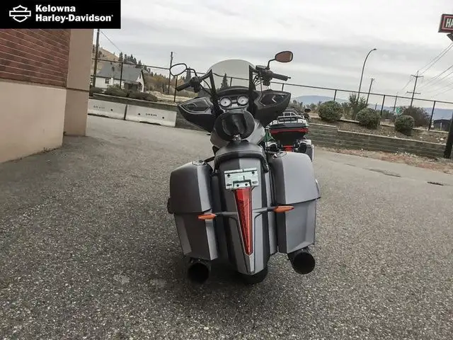 2016 Victory Motorcycles Magnum X-1 Stealth Edition in Sport Touring in Kelowna - Image 6