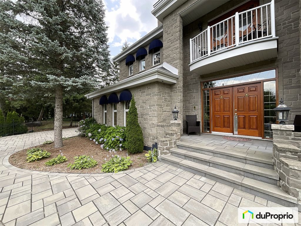 $1,950,000 - 3 Storey for sale in Mont-St-Hilaire — photo 2