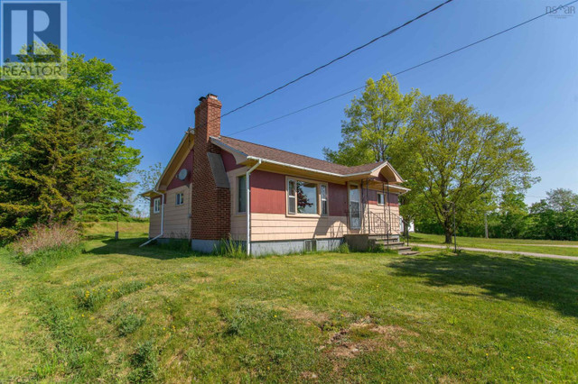 1019 Doucetteville Road Doucetteville, Nova Scotia in Houses for Sale in Yarmouth - Image 2