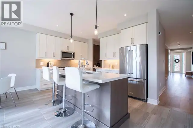 19 SECINARO Avenue Ancaster, Ontario in Long Term Rentals in Hamilton - Image 15