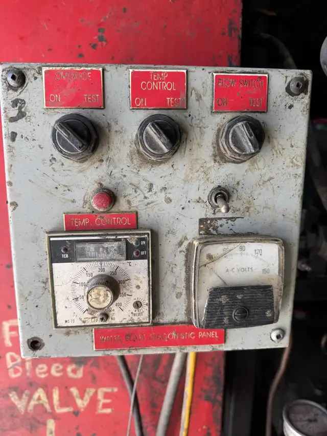 2005 PETERBILT 335 in Heavy Trucks in Saskatoon - Image 41