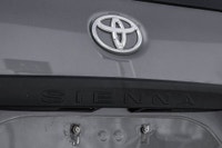 Nouvel Arrivage! La Toyota Sienna LE FWD 2014 est une fourgonnette spacieuse et polyvalente bien ada... (image 8)