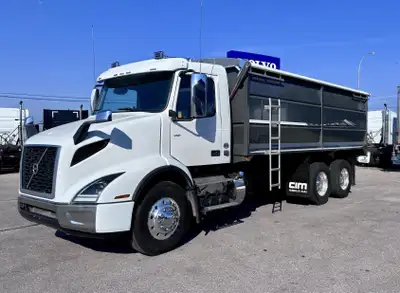 2019 VNR DAYCAB WITH BRAND-NEW 20FT CIM ULTRA II GRAIN BOX + PREMIUM MICHEL'S TARP. SASK FARM SPECIA...