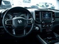 Welcome to 400 Chrysler Dodge Jeep Ram. POWER DUAL-PANE PANORAMIC SUNROOF -inc: LED Dual Dome Readin... (image 2)