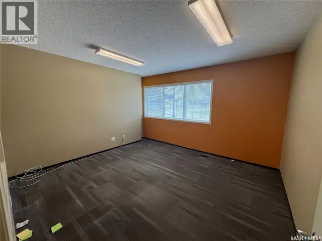 102 Sims AVENUE Weyburn, Saskatchewan in Commercial & Office Space for Sale in Regina - Image 9