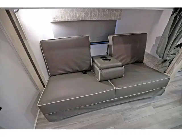 2024 Forest River Sunseeker 3250 2 extension 2024 + lit superpos in RVs & Motorhomes in Laval / North Shore - Image 21