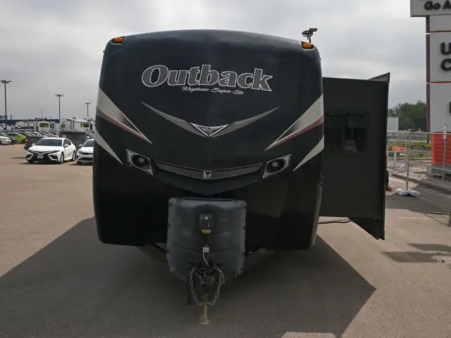 2014 Outback 300RB in Travel Trailers & Campers in St. Albert - Image 3