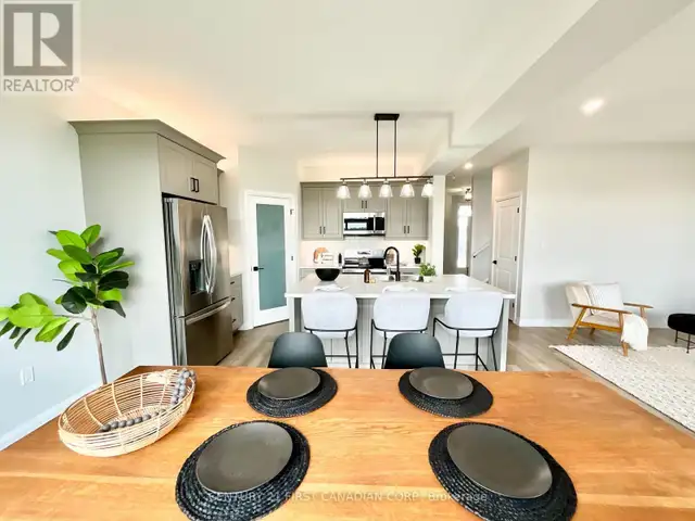 6 SHELDABREN STREET North Middlesex (Ailsa Craig), Ontario in Houses for Sale in Grand Bend - Image 9