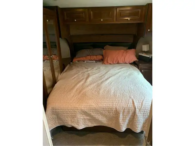 2014 Dutchmen Voltage V3200 TOY HAULER 36' OAL 10'GARAGE in Cargo & Utility Trailers in Guelph - Image 6