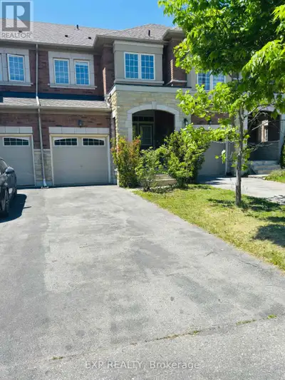 Welcome To 30 Isherwood Crescent - A Stunning Countrywide Town Home That Truly Shows Like A Model!Ne...