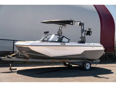 Super Air Nautique GS20 2024 Longeur / Length : 20' Largeur / Beam : 100” Capacité / Capacity : 12 P...