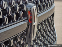 Leather Seats, Cooled Seats, Heavy-Duty Trailer Tow Package! Loads of cargo space, capable towing, a... (image 9)