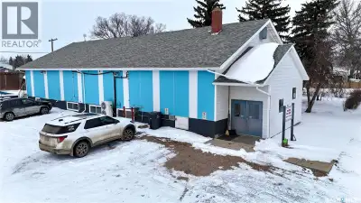 143 ABERDEEN ST, ELBOW, SASKATCHEWAN HIGH-POTENTIAL INCOME PROPERTY in the resort community of Elbow...