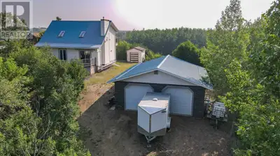Welcome to the Village of White Sands on the south side of Buffalo Lake!This charming 3-season cabin...