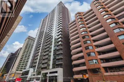 Set above the heart of Ottawa's business district, this residence at 340 Queen delivers modern city...