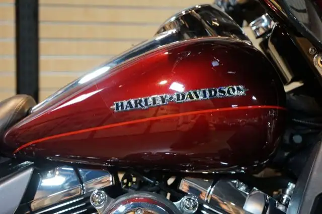 2016 Harley-Davidson FLHTK - Ultra Limited in Sport Touring in Lethbridge - Image 6