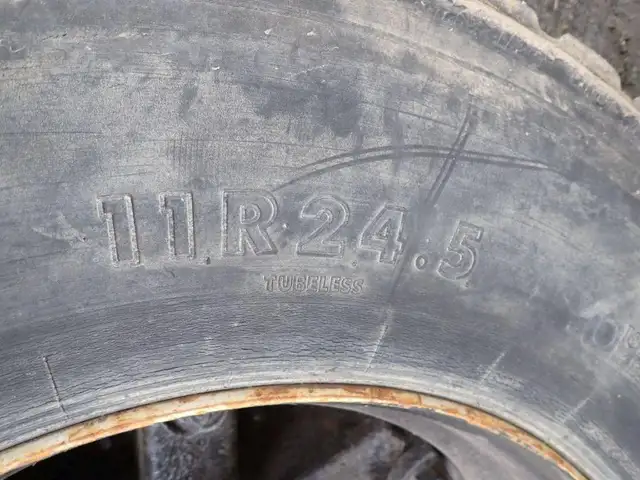 2001 Mack RB688S in Heavy Trucks in Longueuil / South Shore - Image 39