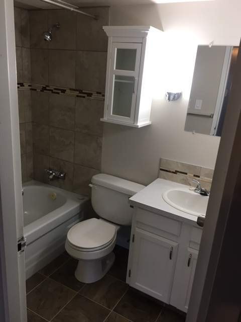 Small Pet Friendly 2 Bedroom Suite with Elevator! 5