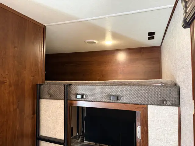 2019 Forest River VENGEANCE 377 V in Travel Trailers & Campers in St. Albert - Image 16