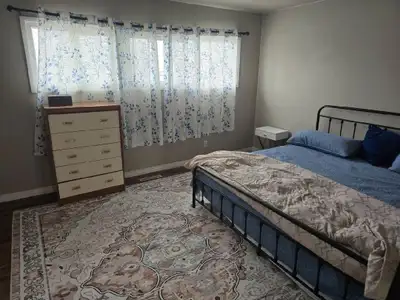 Large room with new kingsize bed.