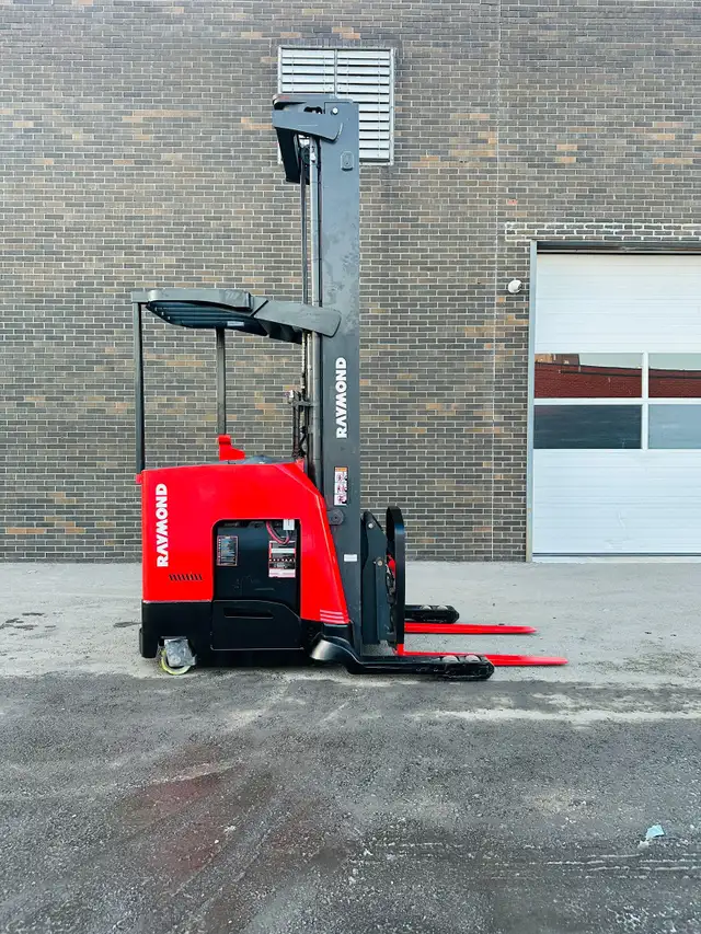 Raymond DOUBLE DEEP REACH 3200LB cap side-shift charger Inc 26FT in Heavy Equipment in Mississauga / Peel Region - Image 6