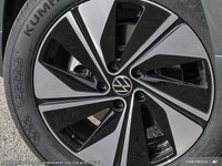 Discover this pristine 2024 Volkswagen Taos Highline, boasting an incredibly low 90 kilometers on it... (image 7)