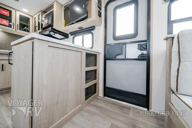 2026 Grand Design Imagine XLS 25RLE in Travel Trailers & Campers in Kelowna - Image 32